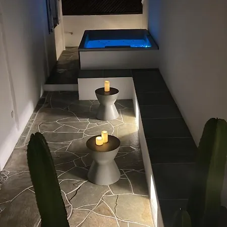 Nefeli With Outdoor Jacuzzi In Platys Gialos Sifnos 펜션 Platis Gialos (Sifnos)